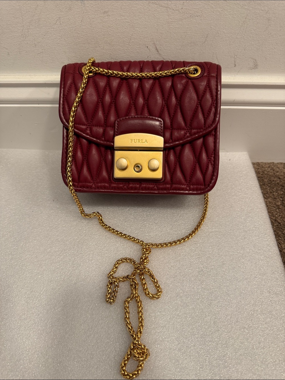Furla metropolis comets quilted mini crossbody bag purse burgundy